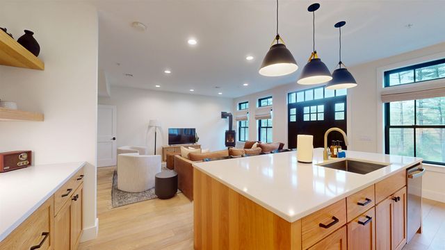 3148 Mountain Road B, Stowe, VT 05672