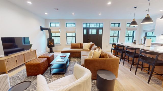 3148 Mountain Road B, Stowe, VT 05672