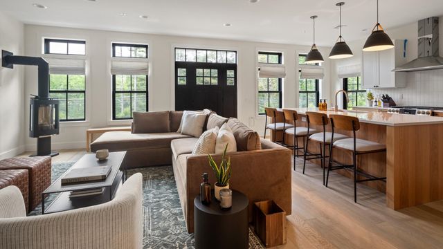 3148 Mountain Road B, Stowe, VT 05672