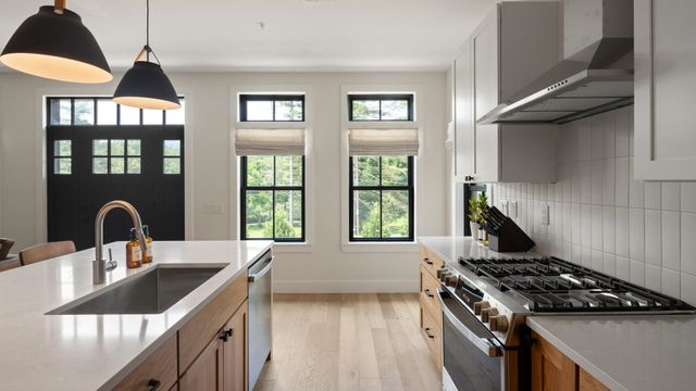 3148 Mountain Road B, Stowe, VT 05672