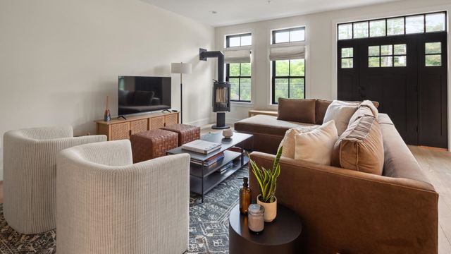 3148 Mountain Road B, Stowe, VT 05672