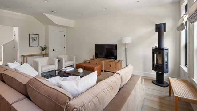 3148 Mountain Road B, Stowe, VT 05672