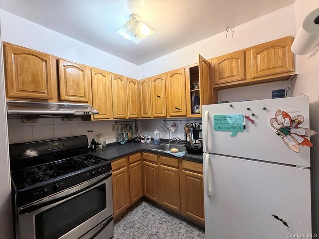 755 40TH Street 3C, Brooklyn, NY 11232