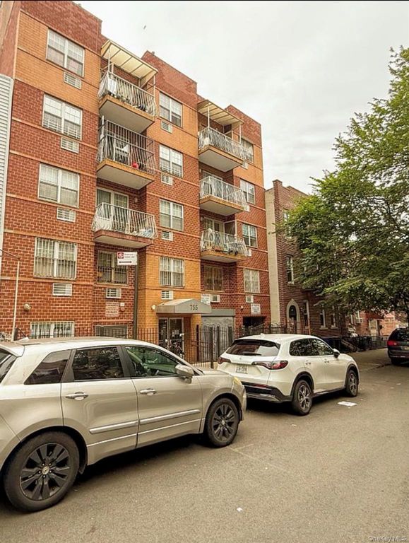 755 40TH Street 3C, Brooklyn, NY 11232
