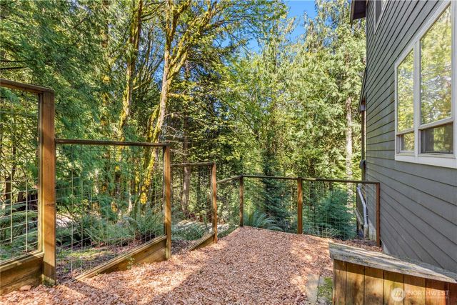 2 Rocky Ridge Drive, Bellingham, WA 98229