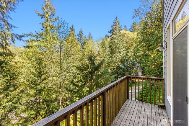 2 Rocky Ridge Drive, Bellingham, WA 98229