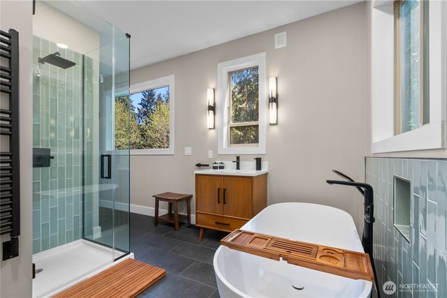 2 Rocky Ridge Drive, Bellingham, WA 98229