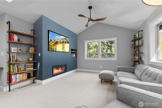 2 Rocky Ridge Drive, Bellingham, WA 98229