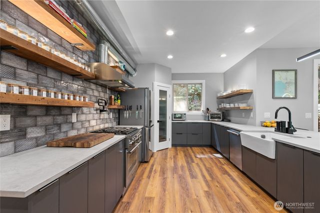 2 Rocky Ridge Drive, Bellingham, WA 98229