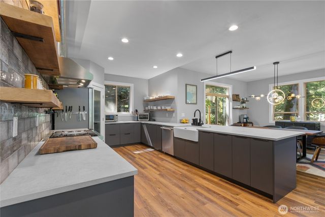 2 Rocky Ridge Drive, Bellingham, WA 98229