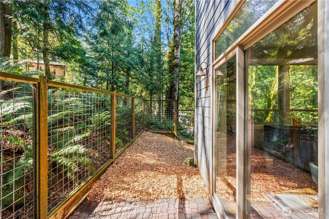 2 Rocky Ridge Drive, Bellingham, WA 98229