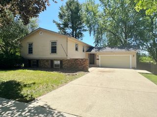 641 Webster Street, Algonquin, IL 60102