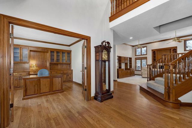 4810 N Red Hawk Circle, Springfield, MO 65803