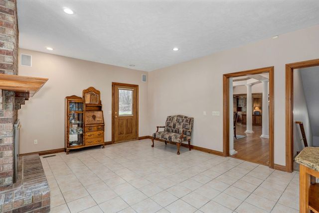 4810 N Red Hawk Circle, Springfield, MO 65803