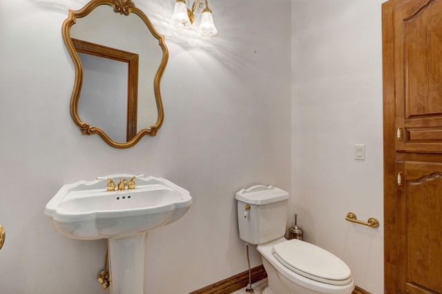 4810 N Red Hawk Circle, Springfield, MO 65803