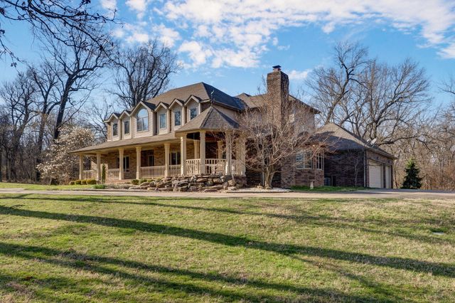 4810 N Red Hawk Circle, Springfield, MO 65803