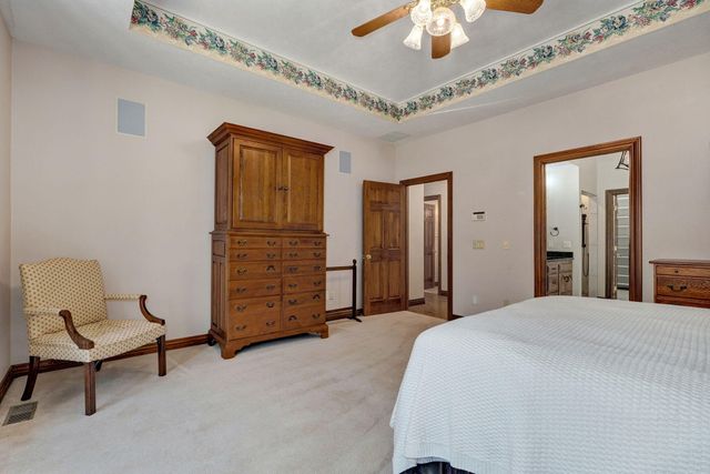 4810 N Red Hawk Circle, Springfield, MO 65803