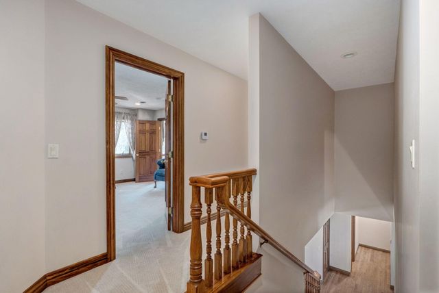 4810 N Red Hawk Circle, Springfield, MO 65803