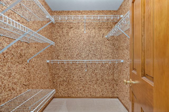 4810 N Red Hawk Circle, Springfield, MO 65803