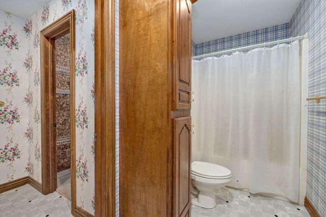 4810 N Red Hawk Circle, Springfield, MO 65803