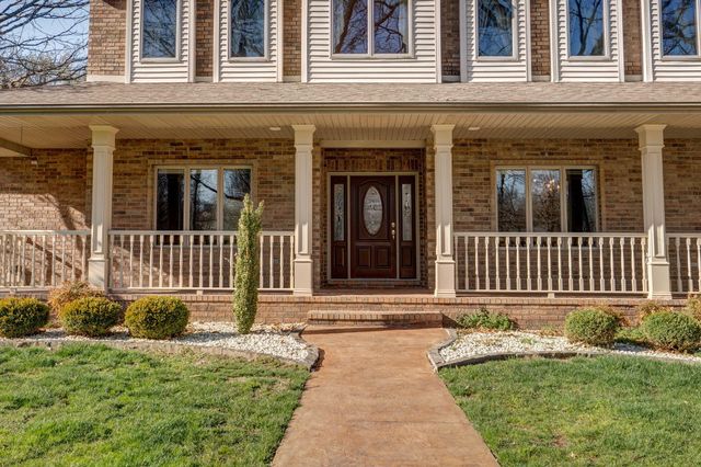 4810 N Red Hawk Circle, Springfield, MO 65803