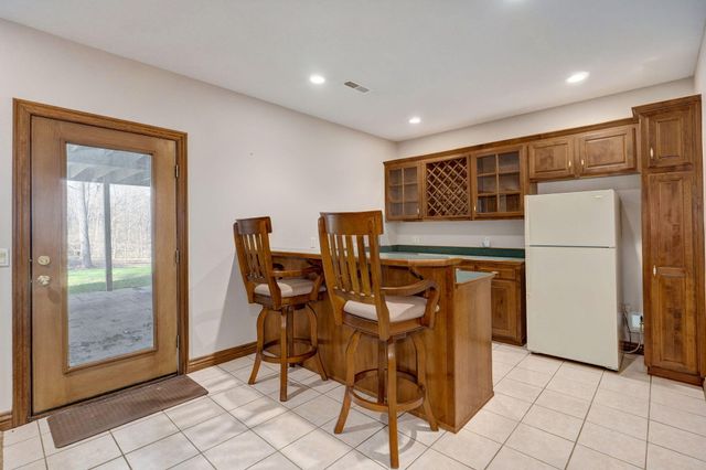 4810 N Red Hawk Circle, Springfield, MO 65803