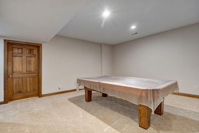 4810 N Red Hawk Circle, Springfield, MO 65803