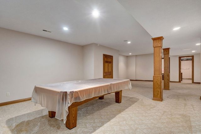 4810 N Red Hawk Circle, Springfield, MO 65803