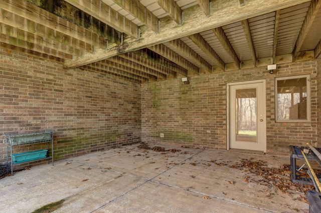 4810 N Red Hawk Circle, Springfield, MO 65803