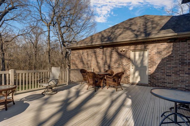 4810 N Red Hawk Circle, Springfield, MO 65803