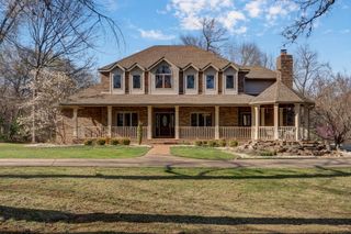 4810 N Red Hawk Circle, Springfield, MO 65803