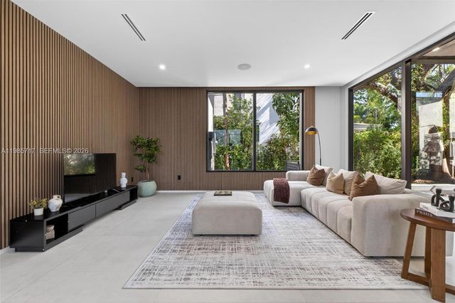 234 SW 22nd Rd, Miami, FL 33129