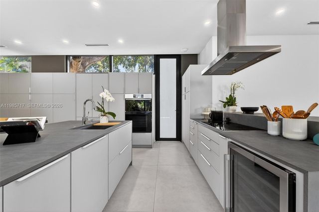 234 SW 22nd Rd, Miami, FL 33129