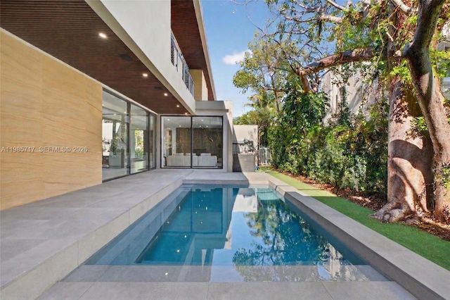 234 SW 22nd Rd, Miami, FL 33129