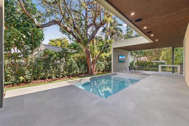 234 SW 22nd Rd, Miami, FL 33129