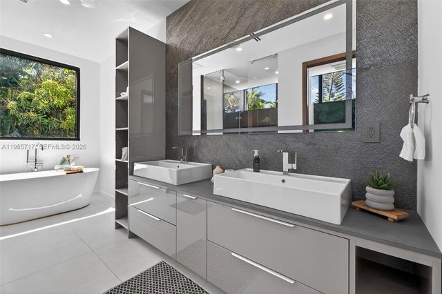 234 SW 22nd Rd, Miami, FL 33129