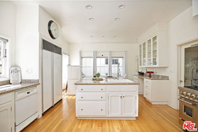 6538 Cahuenga Terrace, Los Angeles, CA 90068