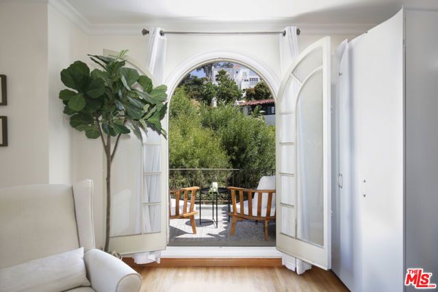6538 Cahuenga Terrace, Los Angeles, CA 90068