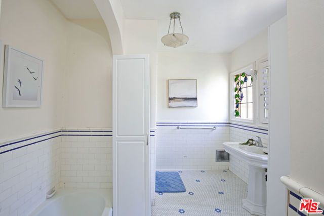 6538 Cahuenga Terrace, Los Angeles, CA 90068