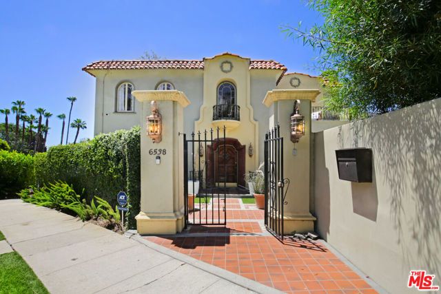 6538 Cahuenga Terrace, Los Angeles, CA 90068