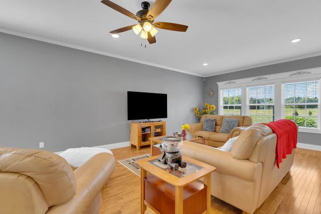 90 Pine Bluff Rd, Winchester, TN 37398