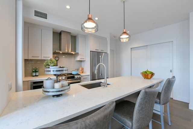 40 Traveler St 510, Boston, MA 02118