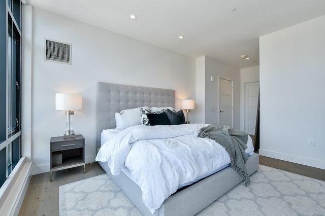 40 Traveler St 510, Boston, MA 02118