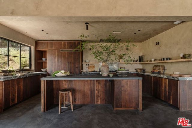 225 Powderhorn Ranch Road, Topanga, CA 90290