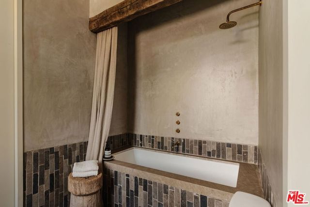 225 Powderhorn Ranch Road, Topanga, CA 90290