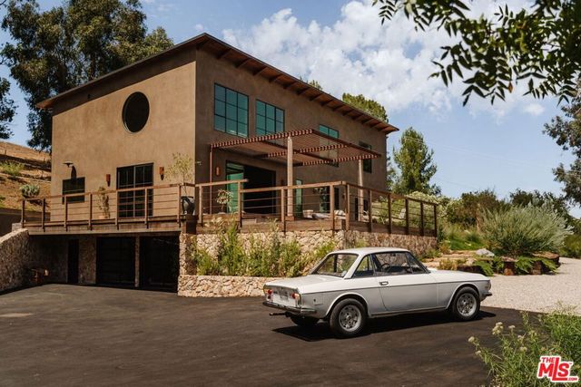 225 Powderhorn Ranch Road, Topanga, CA 90290