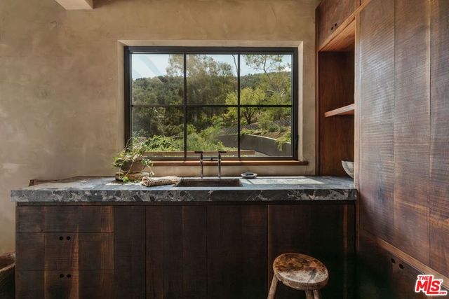 225 Powderhorn Ranch Road, Topanga, CA 90290