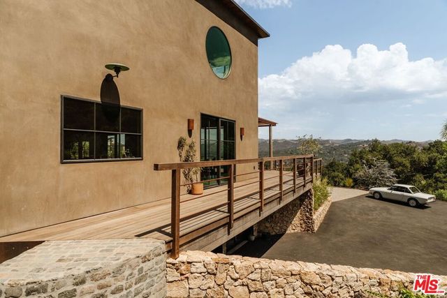225 Powderhorn Ranch Road, Topanga, CA 90290