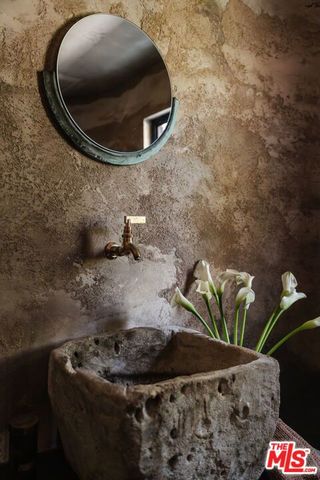 225 Powderhorn Ranch Road, Topanga, CA 90290