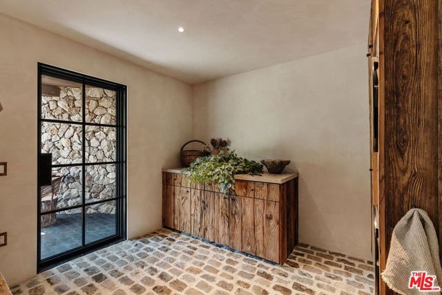 225 Powderhorn Ranch Road, Topanga, CA 90290